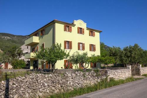Hostal Double Room Nerezine 2506a