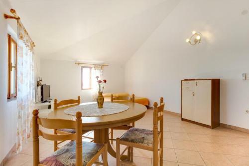Hostal Double Room Nerezine 2506a