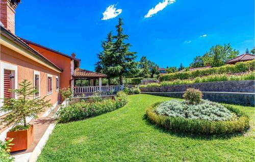 Holiday Home Jurdani 02