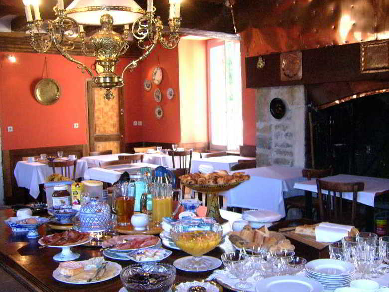 Albergue Ch�teau D'island V�zelay