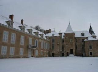 Albergue Ch�teau D'island V�zelay