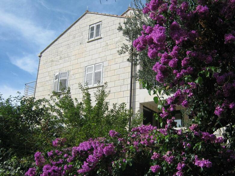 Apartments And Rooms Artemida