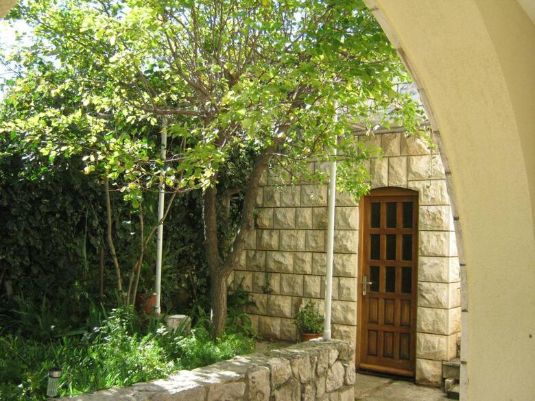 Apartments And Rooms Artemida