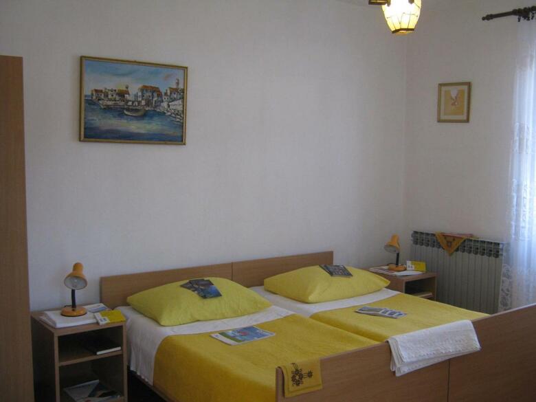 Apartments And Rooms Artemida