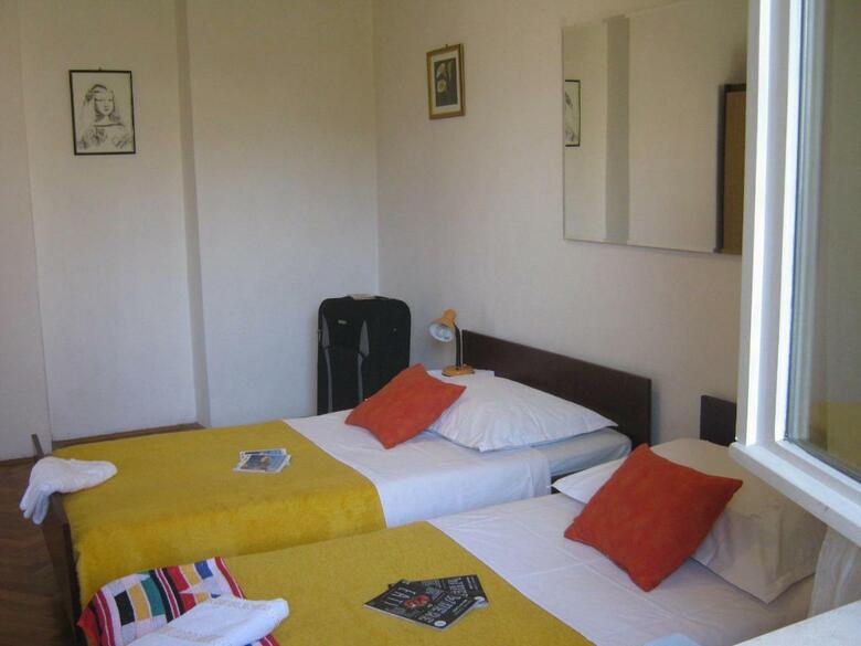 Apartments And Rooms Artemida