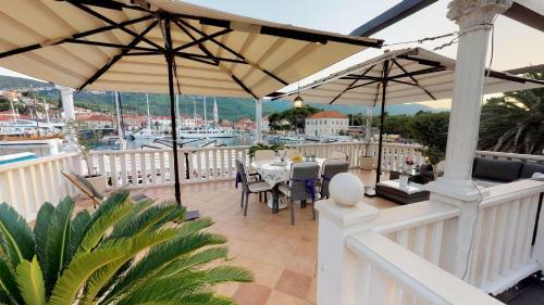 Radovani Luxury Apartment With Private Pool