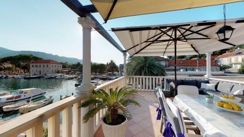Radovani Luxury Apartment With Private Pool