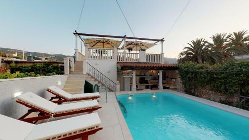 Radovani Luxury Apartment With Private Pool
