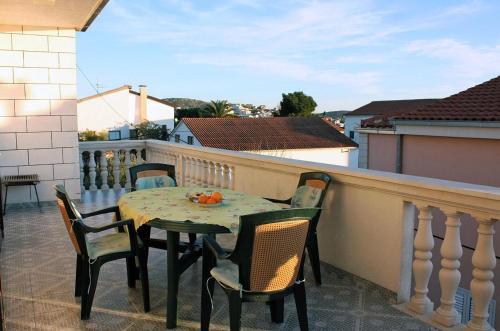 Apartments With A Parking Space Rogoznica - 4800