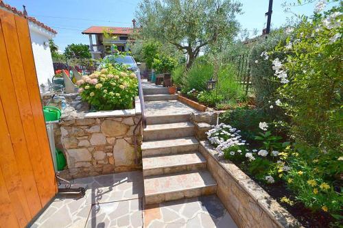 Apartments With A Parking Space Novigrad - 7054