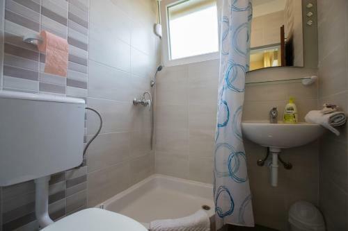 Apartment In Supetarska Draga 16063