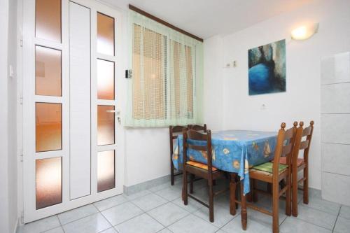 Apartment Makarska 6882a