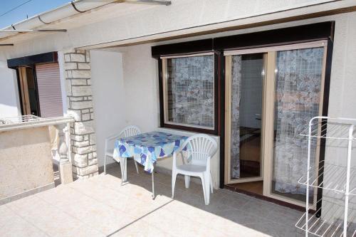 Hostal Apartments And Rooms With Parking Space Palit (rab) - 3195