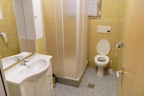 Hostal Apartments And Rooms With Parking Space Palit (rab) - 3195