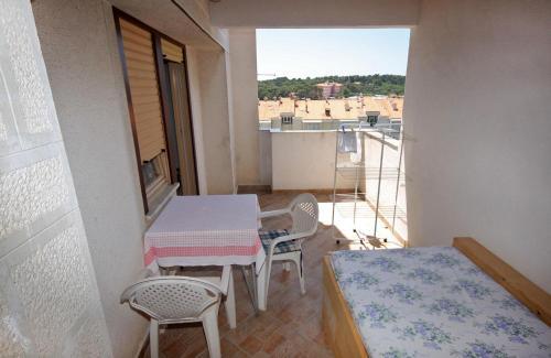 Hostal Apartments And Rooms With Parking Space Palit (rab) - 3195