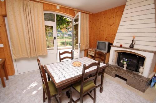 Apartments With A Parking Space Postira (brac) - 5659