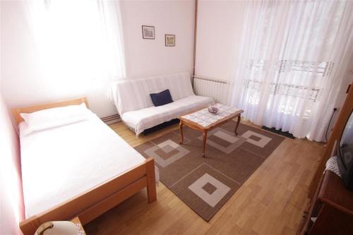 Apartment In Dramalj 5784