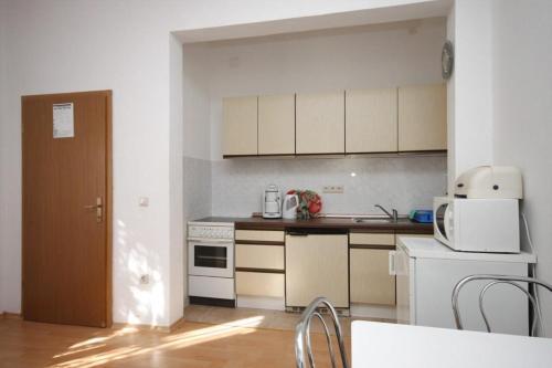 Apartments With A Parking Space Gradac (makarska) - 6783