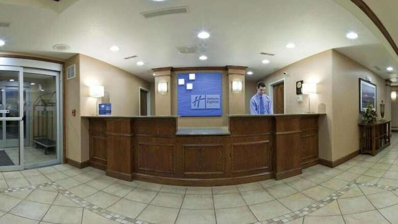 Holiday Inn Express Hotel & Suites Brookings