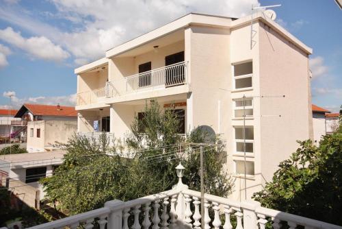 Hostal Apartments With A Parking Space Vodice - 2995