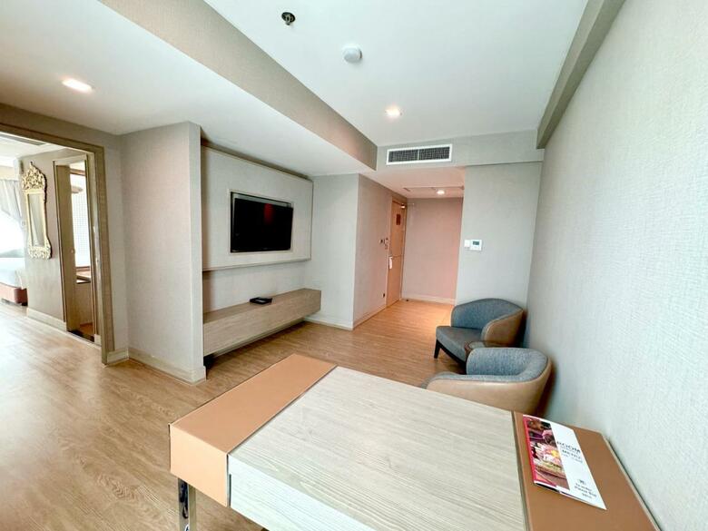 Hotel Ramada By Wyndham Bangkok Sukhumvit 11