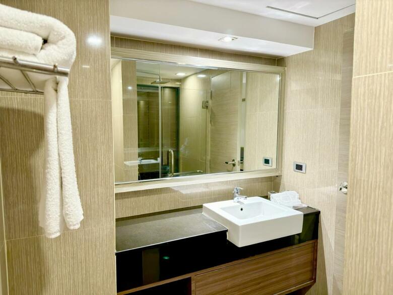 Hotel Ramada By Wyndham Bangkok Sukhumvit 11