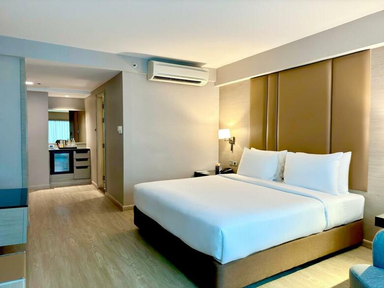 Hotel Ramada By Wyndham Bangkok Sukhumvit 11