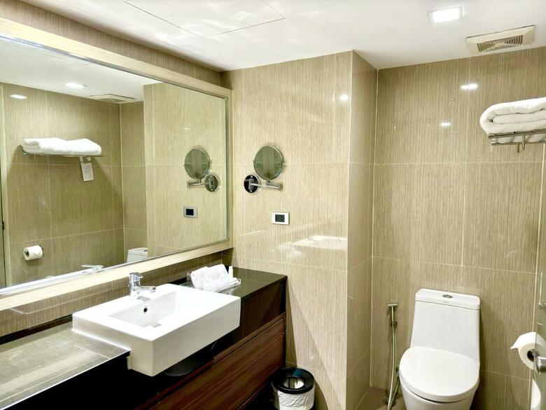 Hotel Ramada By Wyndham Bangkok Sukhumvit 11