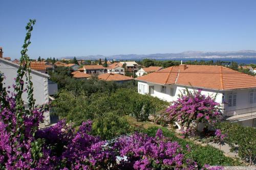 Apartments With A Parking Space Supetar (brac) - 2840