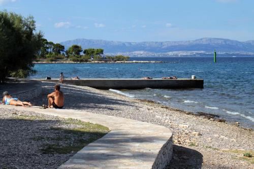 Apartments With A Parking Space Supetar (brac) - 2840