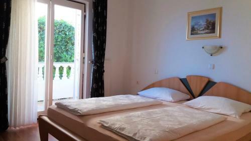 Bed & Breakfast Guest House Lucija