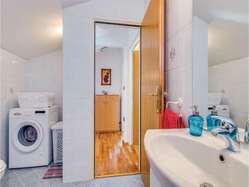 Apartamentos Holiday Home Jadranovo *lxv *