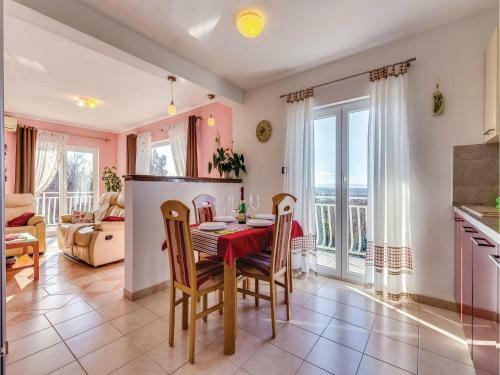 Apartamentos Holiday Home Jadranovo *lxv *