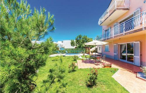 Apartamentos Holiday Home Jadranovo *lxv *