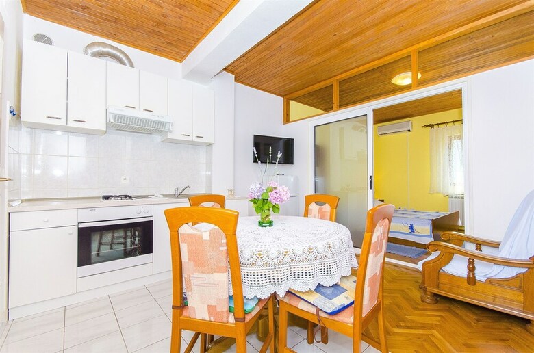 Apartments Marinko