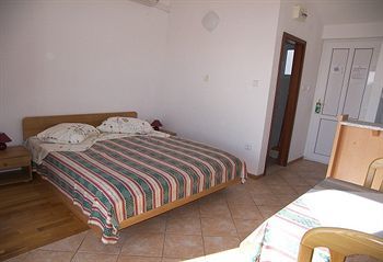 Hotel Apartments Henjak Gospojica