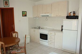 Hotel Apartments Henjak Gospojica
