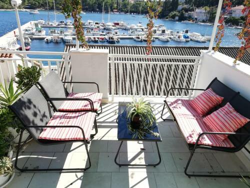 Shell Bay Apartments