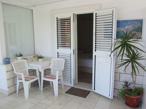 Shell Bay Apartments