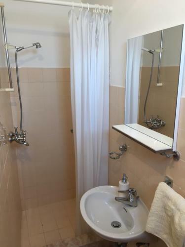 Hostal Guesthouse Cipre