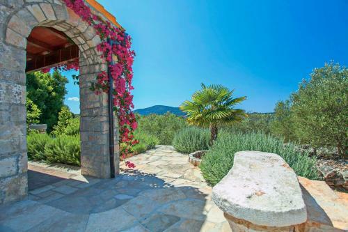 Villa Stone House San Pelegrin