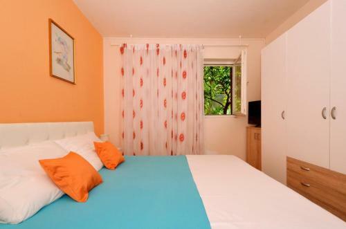 Apartment Arbanija 8651b