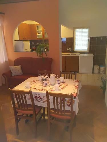 Kampor Apartment 8