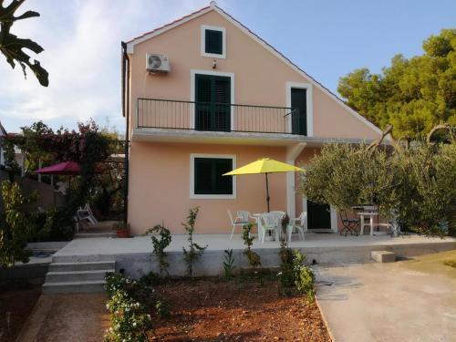 Apartments By The Sea Mirca (brac) - 2854