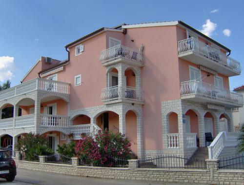 Apartments Tonimir