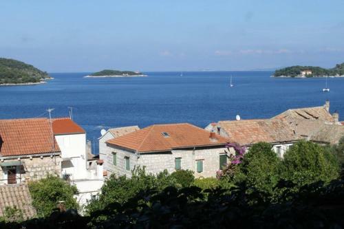 Apartments By The Sea Vis - 2441