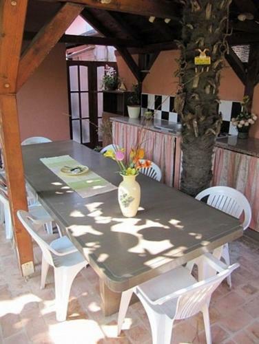 Two-bedroom Apartment In Novigrad Viii