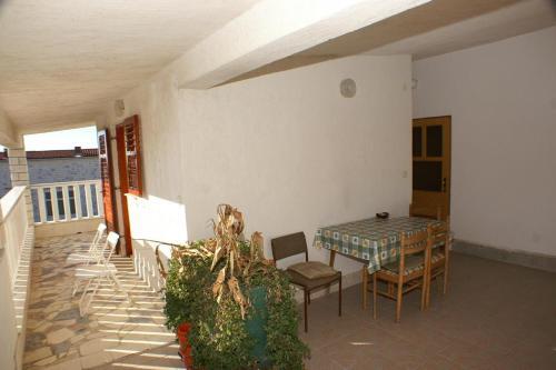 Apartments By The Sea Rogoznica - 4313