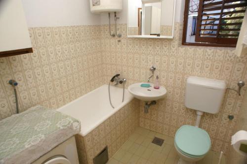 Apartments By The Sea Rogoznica - 4313
