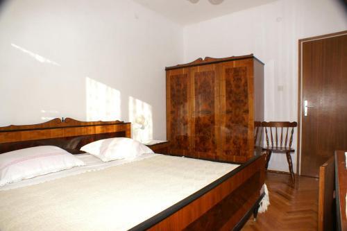 Apartments By The Sea Rogoznica - 4313